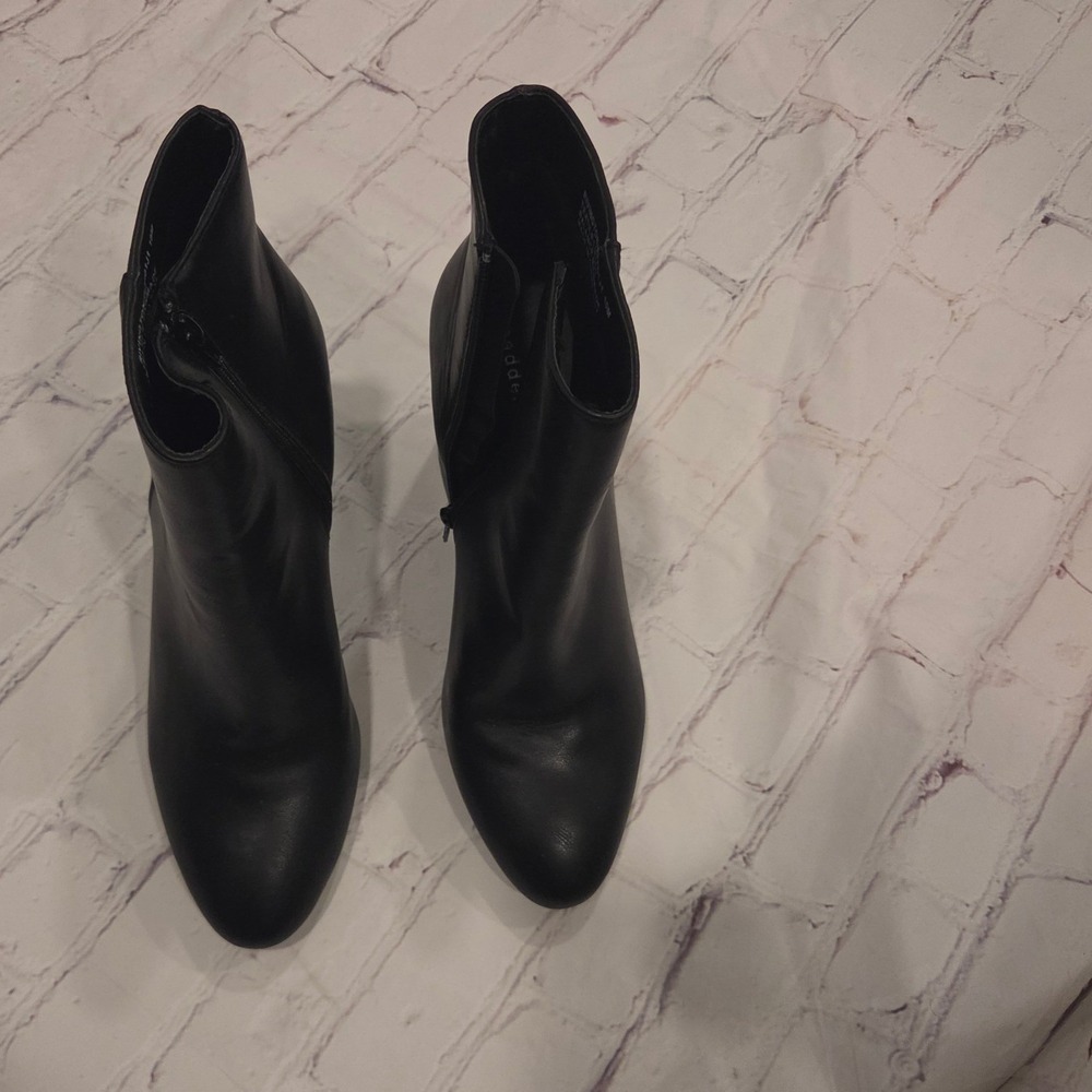 Madden Girl Rivington Black Block Heel Ankle Booties RIVI01J1 Womens 10M